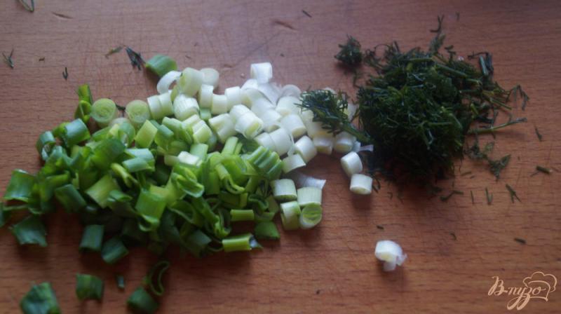 Фото приготовление рецепта: Картофель со сметаной и зеленью шаг №2
