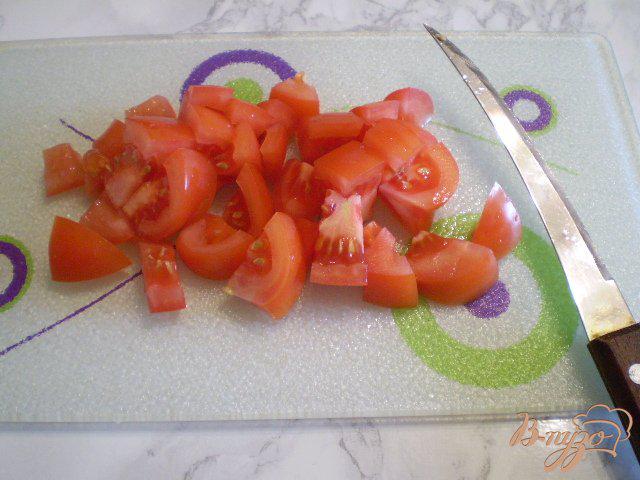 Фото приготовление рецепта: Салат с сердечками, маслинами и помидорами шаг №3