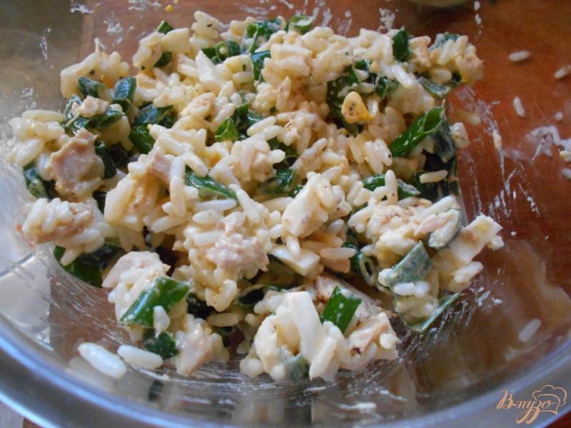 Фото приготовление рецепта: Баклажанные лодочки с рисом,яйцом и зеленым луком шаг №3