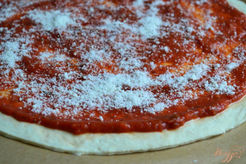 Фото приготовление рецепта: Пицца с куриной печенью шаг №3