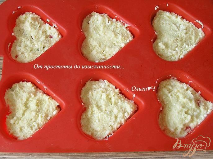 Фото приготовление рецепта: Творожные кексы с цукатами шаг №4