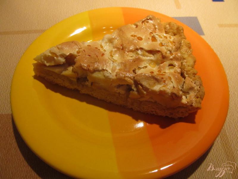 Фото приготовление рецепта: Песочный пирог с яблоками шаг №10