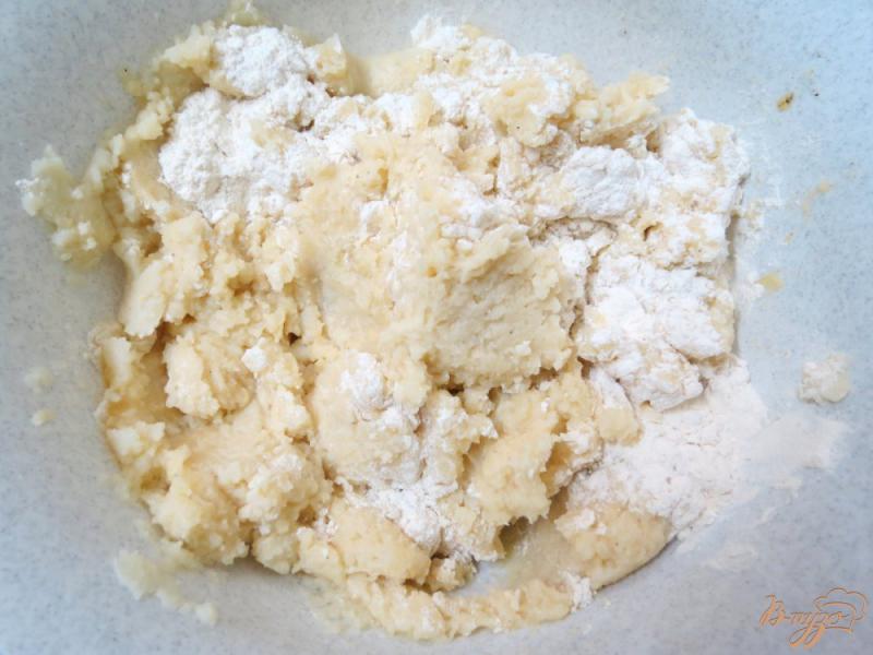 Фото приготовление рецепта: Сосиски в картофельной шубке шаг №2