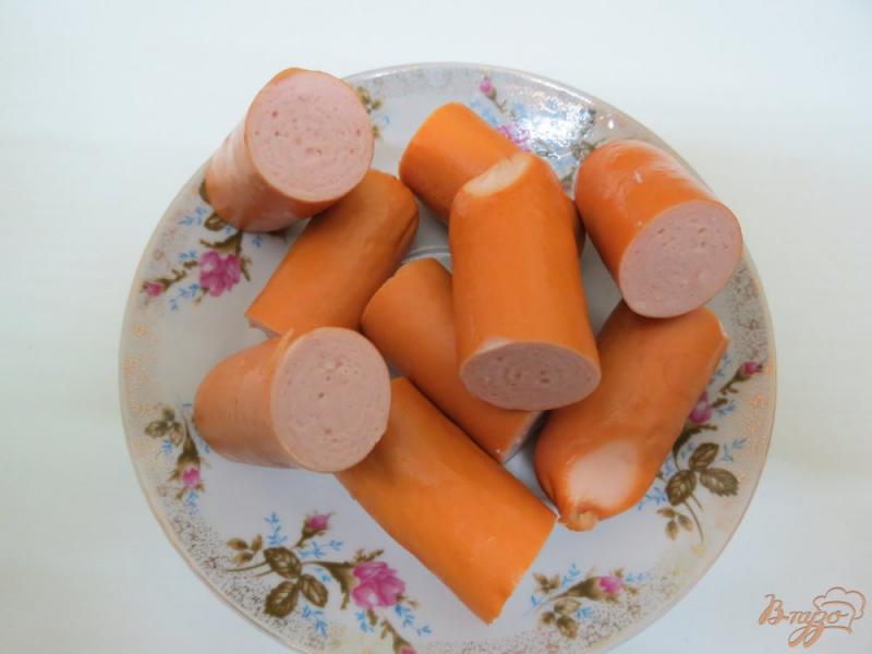 Фото приготовление рецепта: Сосиски в картофельной шубке шаг №4
