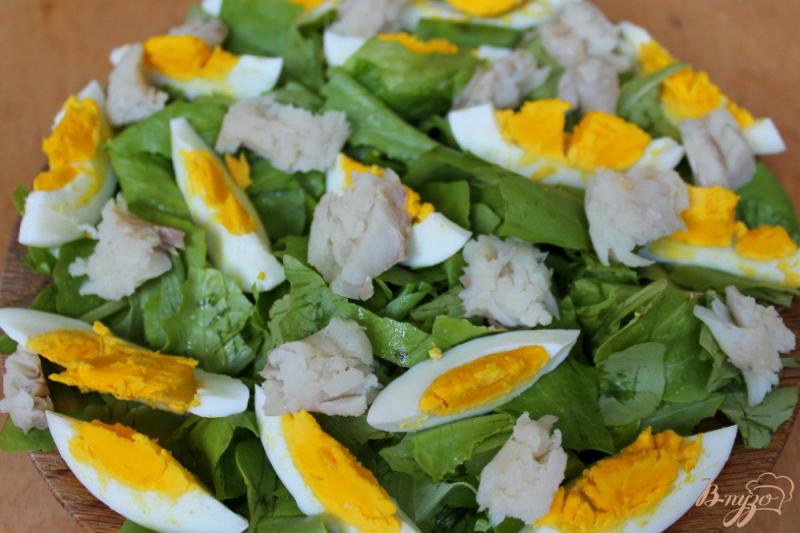 Фото приготовление рецепта: Рыбный салат с водорослями шаг №4