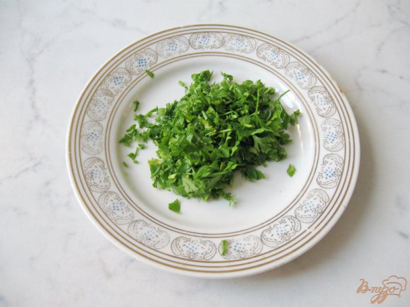 Фото приготовление рецепта: Салат с зелёным горошком и морской капустой шаг №4