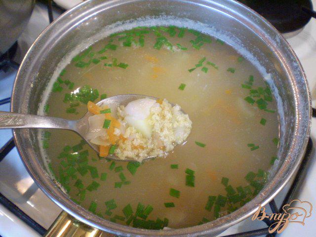 Фото приготовление рецепта: Суп на бульоне из хека шаг №10