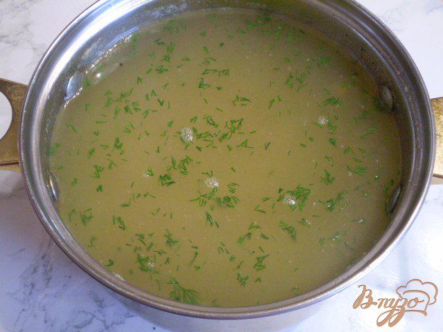 Фото приготовление рецепта: Суп из хека с вермишелью шаг №8