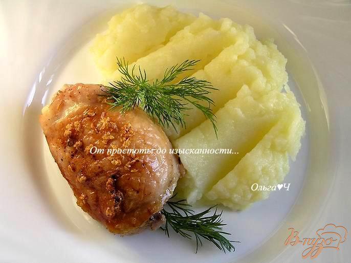 Фото приготовление рецепта: Куриные бедра в соленом сиропе шаг №6