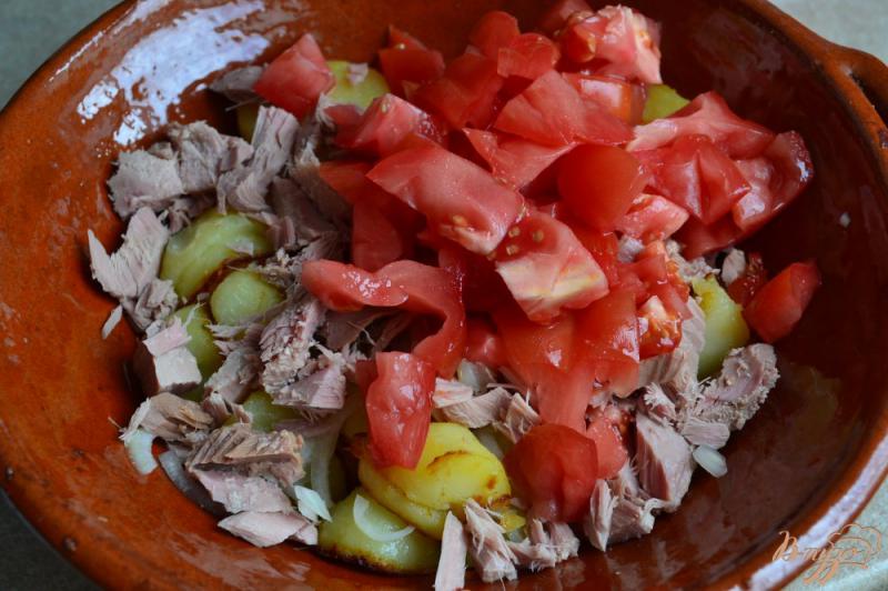 Фото приготовление рецепта: Салат из картофеля с тунцом шаг №5