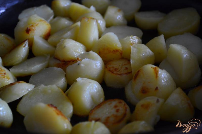 Фото приготовление рецепта: Салат из картофеля с тунцом шаг №2