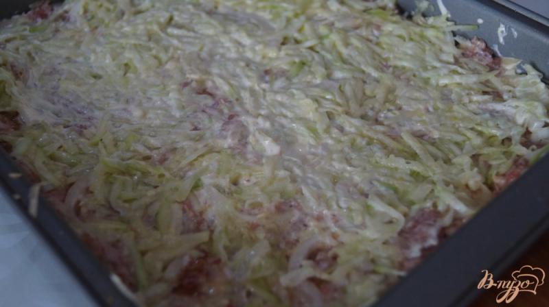 Фото приготовление рецепта: Запеканка с фаршем, картофелем и кабачком. шаг №4