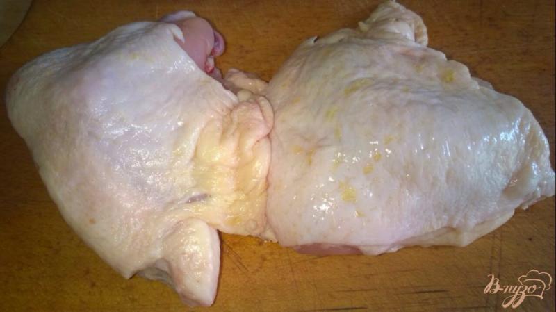 Фото приготовление рецепта: Бедро куриное в соевом соусе шаг №1