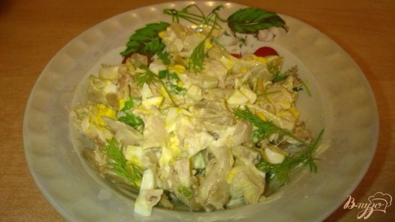 Фото приготовление рецепта: Салат с курицей и грибами шаг №5