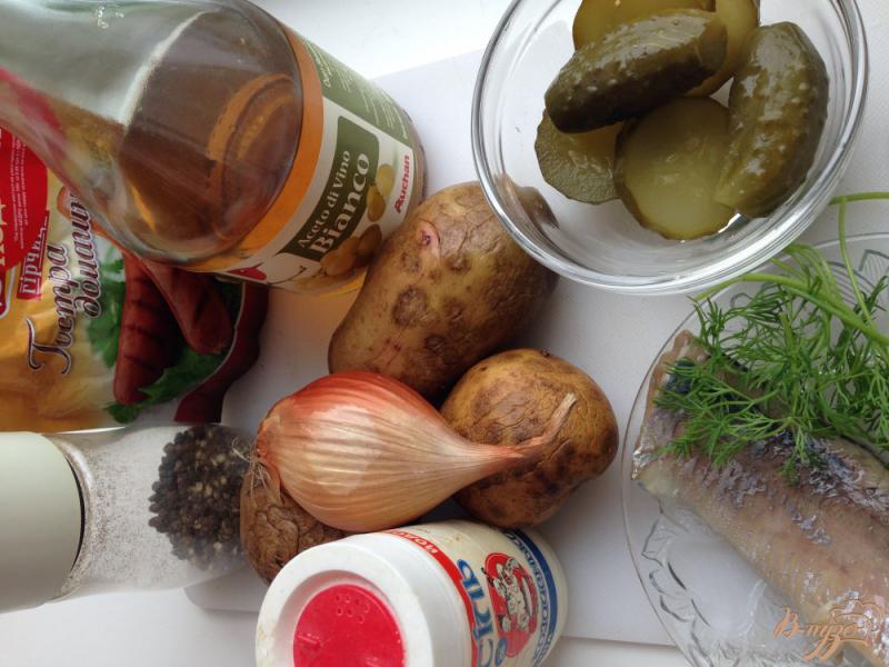 Фото приготовление рецепта: Немецкий картофельный салат с сельдью шаг №1