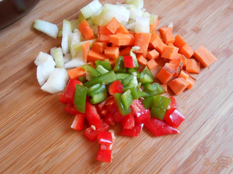 Фото приготовление рецепта: Орзо с куриным филе и вялеными помидорами шаг №4