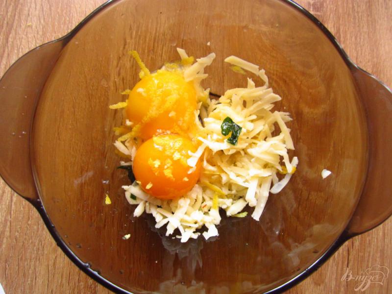 Фото приготовление рецепта: Паста с яичным соусом от Д. Оливера шаг №3