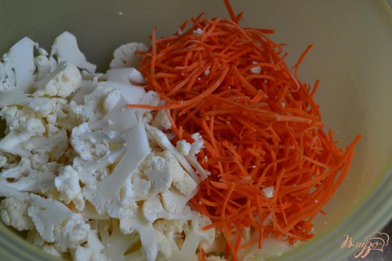 Фото приготовление рецепта: Салат из цветной капусты с фасолью шаг №2