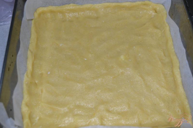 Фото приготовление рецепта: Тертый пирог с абрикосами шаг №5