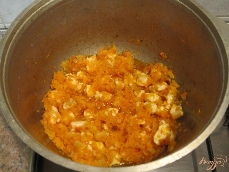 Фото приготовление рецепта: Куриное филе с рисом шаг №7