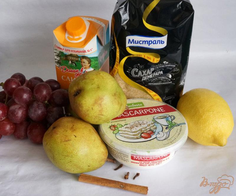 Фото приготовление рецепта: Крем из маскарпоне с грушей и виноградом шаг №1