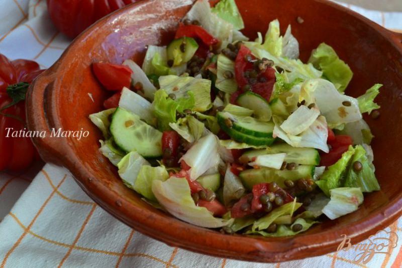 Фото приготовление рецепта: Овощной салат с отварной чечевицей шаг №5