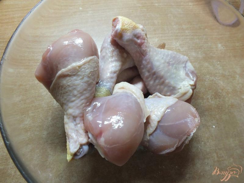 Фото приготовление рецепта: Куриные голени запеченные в горчице с зеленью шаг №1