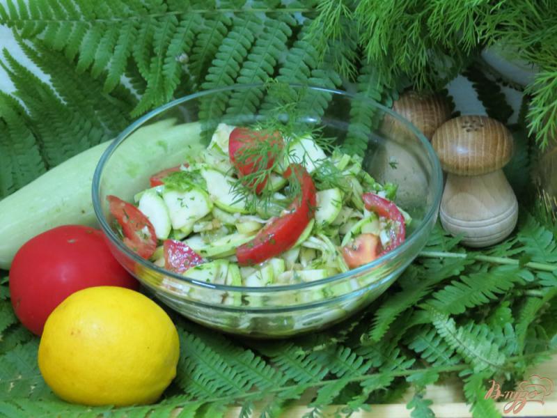 Фото приготовление рецепта: Салат из кабачков и капусты. шаг №11
