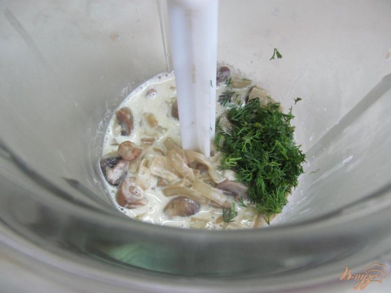 Фото приготовление рецепта: Молодой картофель с грибным соусом шаг №5