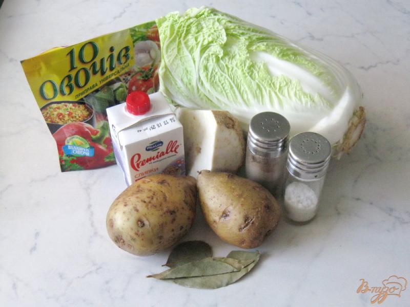 Фото приготовление рецепта: Суп-пюре из пекинской капусты с сельдереем шаг №1