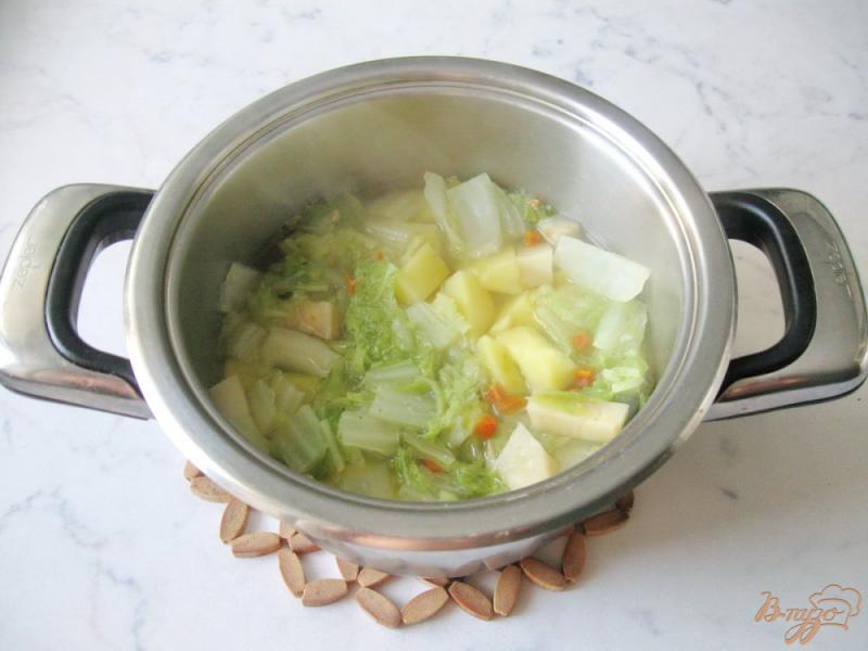 Фото приготовление рецепта: Суп-пюре из пекинской капусты с сельдереем шаг №5