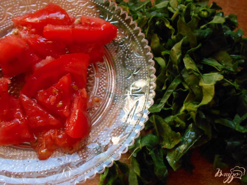 Фото приготовление рецепта: Омлет с помидорами и шпинатом шаг №2