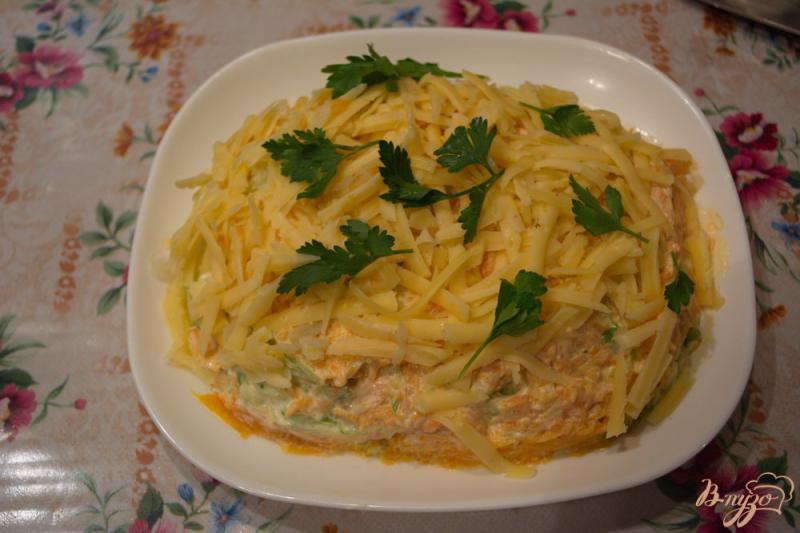 Фото приготовление рецепта: Салат с курицей и капустой слоеный шаг №5