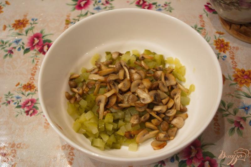 Фото приготовление рецепта: Итальянский салат с курицей шаг №4