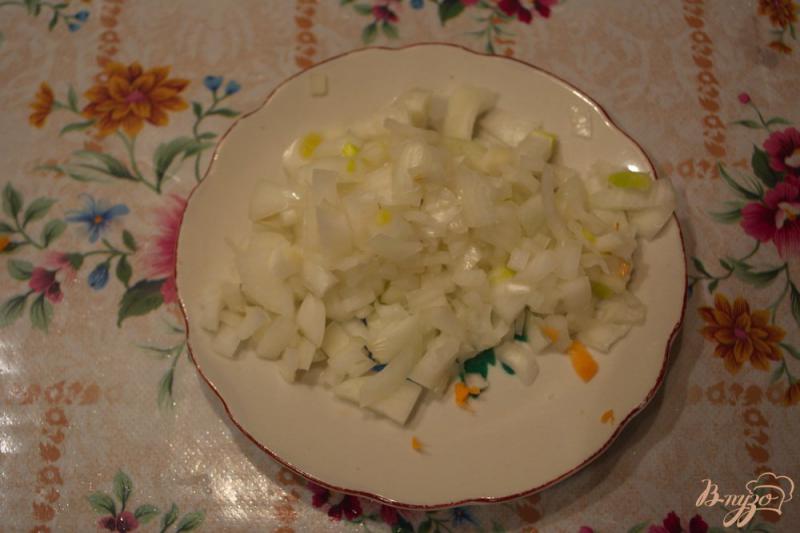 Фото приготовление рецепта: Куриный суп с яйцом шаг №2