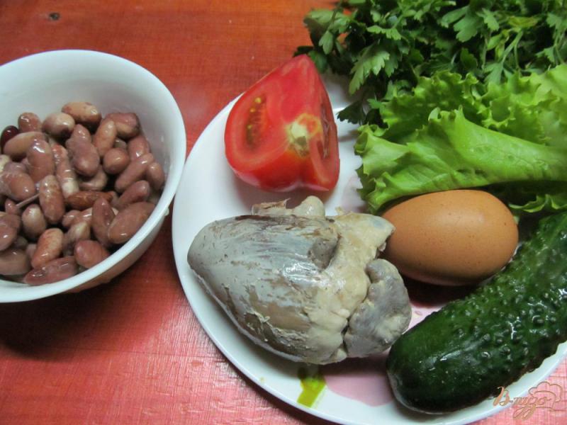Фото приготовление рецепта: Салат из сердца помидора с французским соусом шаг №1
