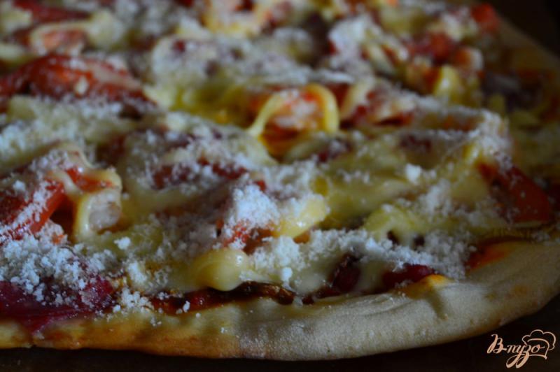 Фото приготовление рецепта: Пицца с кабачком и креветками шаг №7