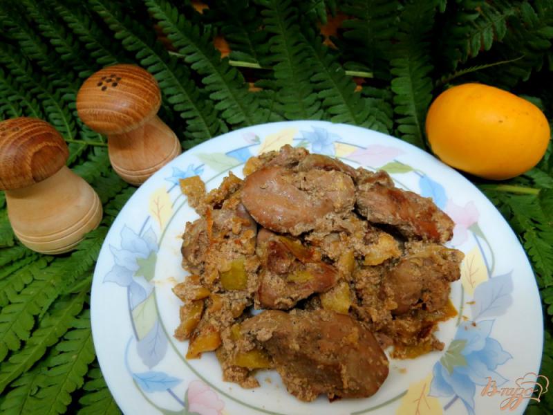 Фото приготовление рецепта: Куриная печень со сливками, кабачками в мультиварке шаг №7