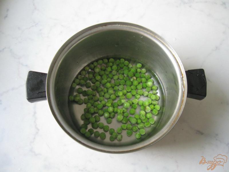 Фото приготовление рецепта: Картофельное пюре с брокколи и зеленым горошком шаг №3