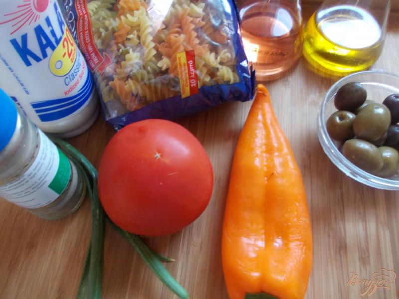 Фото приготовление рецепта: Итальянский салат с макаронами шаг №1