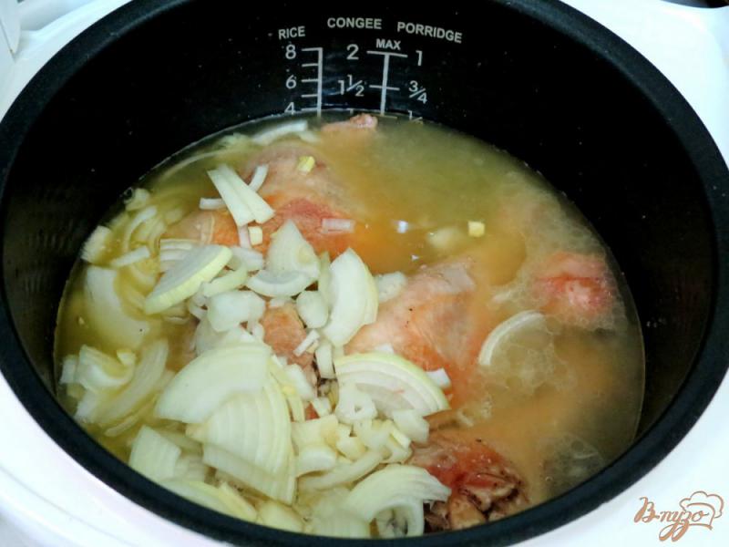 Фото приготовление рецепта: Окорочка под сметанно - горчичным соусом в мультиварке шаг №4