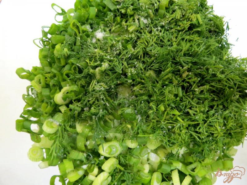 Фото приготовление рецепта: Старопольский салат из листьев салата шаг №5