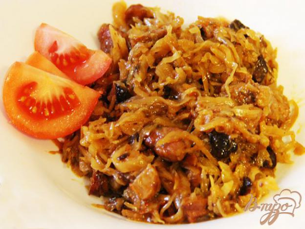 Бигус и солянка в чем разница. Капуста тушеная бигус. Бигус. Бигус из свежей капусты с фаршем. Бигус с говядиной и свежей.