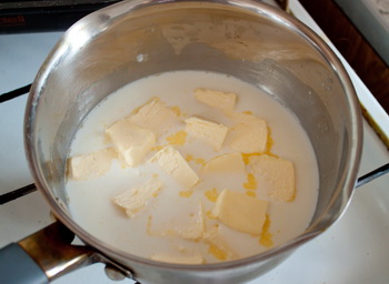 Булочки с корицей и кремом из сливочного сыра