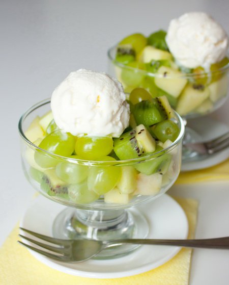 Рецепт Зеленый фруктовый салат с мороженым