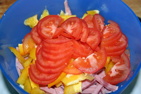 Итальянский салат с сыром и макаронами Итальянский салат с сыром и макаронами