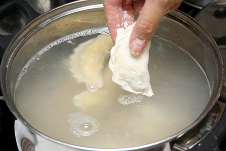Постные вареники с картошкой Постные вареники с картошкой
