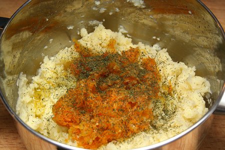 Постные вареники с картошкой Постные вареники с картошкой