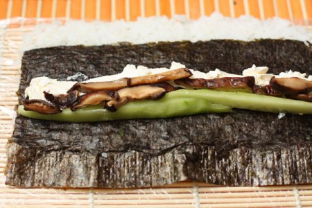 Урамаки с кунжутом Урамаки с кунжутом