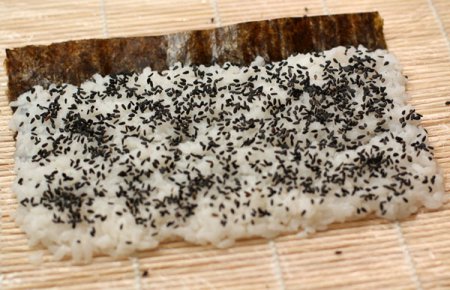 Урамаки с кунжутом Урамаки с кунжутом